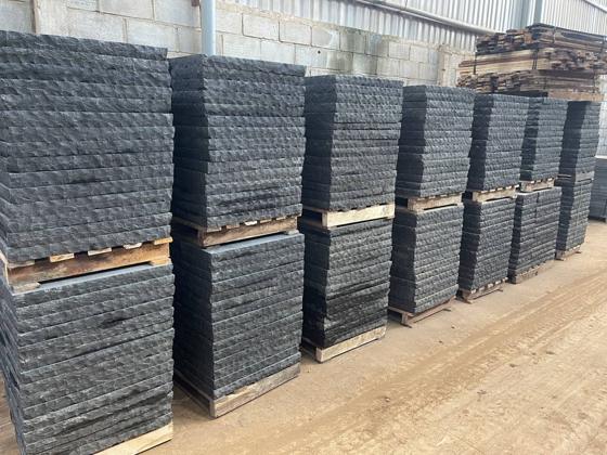 Sản xuất và đóng gói đá bazan tại nhà máy